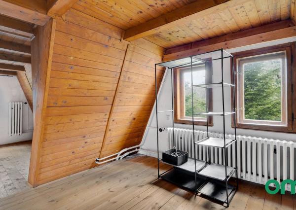 PREDANÉ -rodinný dom priamo pod lesom na pozemku 1638 m2 s potôčikom, tichá lokalita obklopená prírodou.