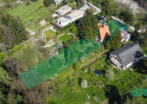 PREDANÉ -rodinný dom priamo pod lesom na pozemku 1638 m2 s potôčikom, tichá lokalita obklopená prírodou.