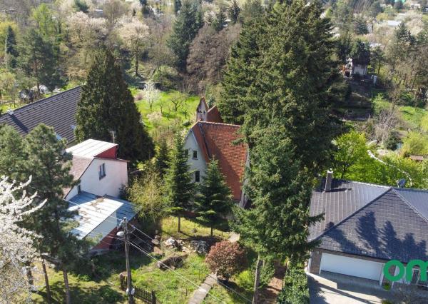 PREDANÉ -rodinný dom priamo pod lesom na pozemku 1638 m2 s potôčikom, tichá lokalita obklopená prírodou.