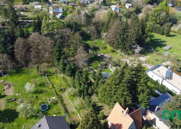 PREDANÉ -rodinný dom priamo pod lesom na pozemku 1638 m2 s potôčikom, tichá lokalita obklopená prírodou.