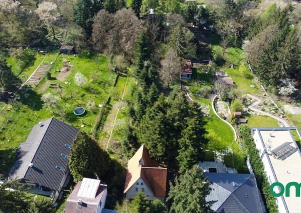 PREDANÉ -rodinný dom priamo pod lesom na pozemku 1638 m2 s potôčikom, tichá lokalita obklopená prírodou.