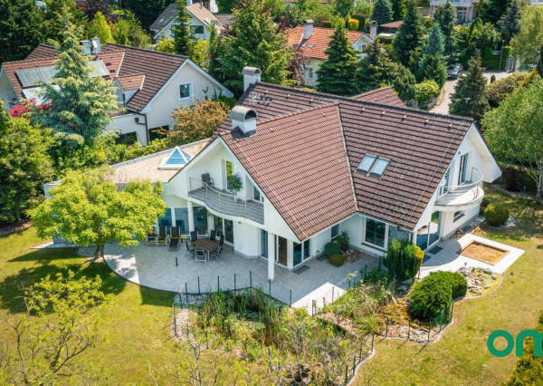 Predané, r.d., pozemok 1540 m2 s bazénom, záhradným jazierkom, altánkom - STRMÝ VŔŠOK.