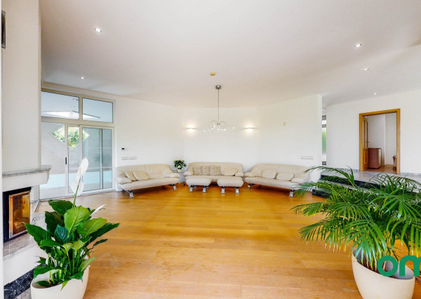 Predané, r.d., pozemok 1540 m2 s bazénom, záhradným jazierkom, altánkom - STRMÝ VŔŠOK.