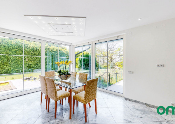 Predané, r.d., pozemok 1540 m2 s bazénom, záhradným jazierkom, altánkom - STRMÝ VŔŠOK.