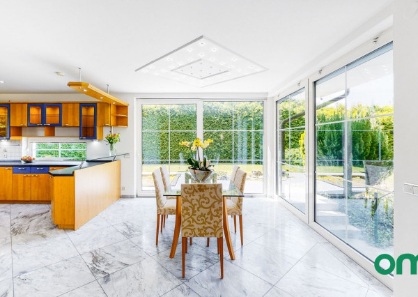 Predané, r.d., pozemok 1540 m2 s bazénom, záhradným jazierkom, altánkom - STRMÝ VŔŠOK.