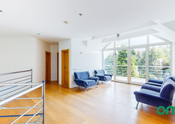 Predané, r.d., pozemok 1540 m2 s bazénom, záhradným jazierkom, altánkom - STRMÝ VŔŠOK.