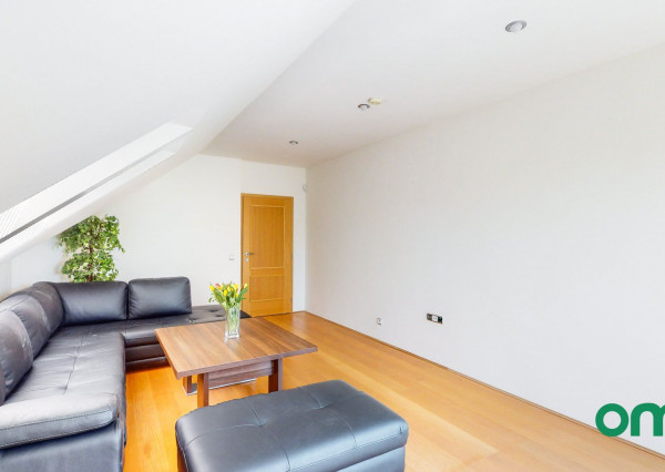 Predané, r.d., pozemok 1540 m2 s bazénom, záhradným jazierkom, altánkom - STRMÝ VŔŠOK.