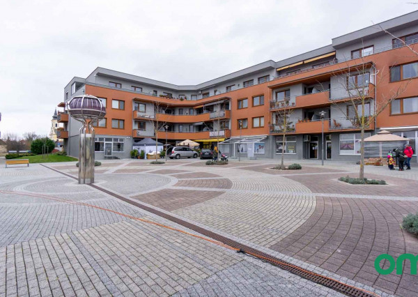 Predané, r.d., pozemok 1540 m2 s bazénom, záhradným jazierkom, altánkom - STRMÝ VŔŠOK.