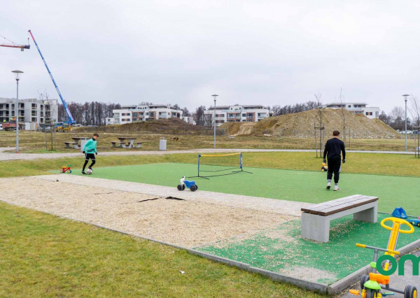 Predané, r.d., pozemok 1540 m2 s bazénom, záhradným jazierkom, altánkom - STRMÝ VŔŠOK.