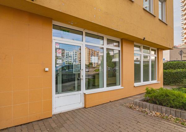 PRENAJATÉ - Komerčný priestor 128 m2, ul.HANY MELÍČKOVEJ s mnohofunkčným využitím.