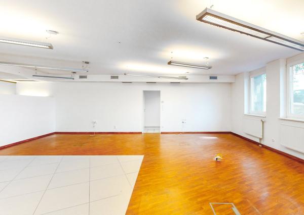 PRENAJATÉ - Komerčný priestor 128 m2, ul.HANY MELÍČKOVEJ s mnohofunkčným využitím.