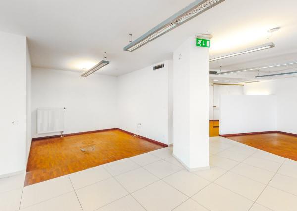 PRENAJATÉ - Komerčný priestor 128 m2, ul.HANY MELÍČKOVEJ s mnohofunkčným využitím.