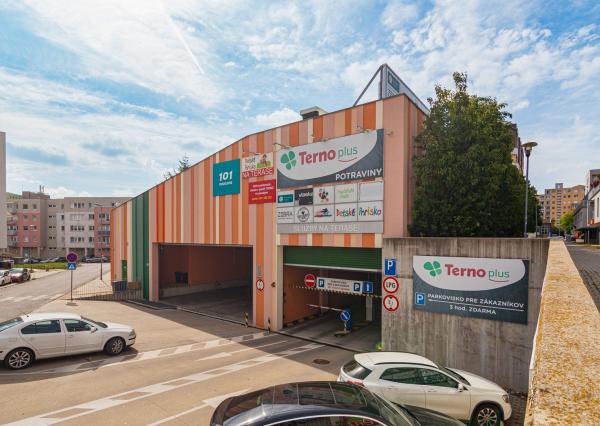 PRENAJATÉ - Komerčný priestor 128 m2, ul.HANY MELÍČKOVEJ s mnohofunkčným využitím.