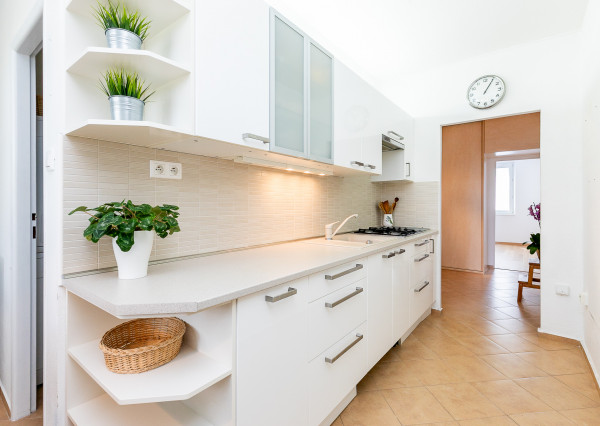 PREDANÉ -VILOVÁ ul.82 m2-3 izb.byt v TOP časti Petržalky.