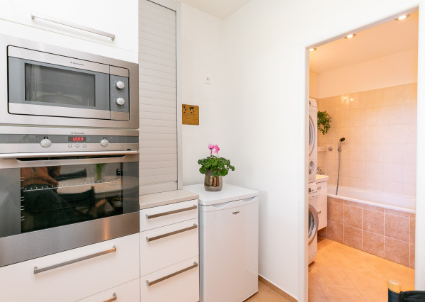 PREDANÉ -VILOVÁ ul.82 m2-3 izb.byt v TOP časti Petržalky.