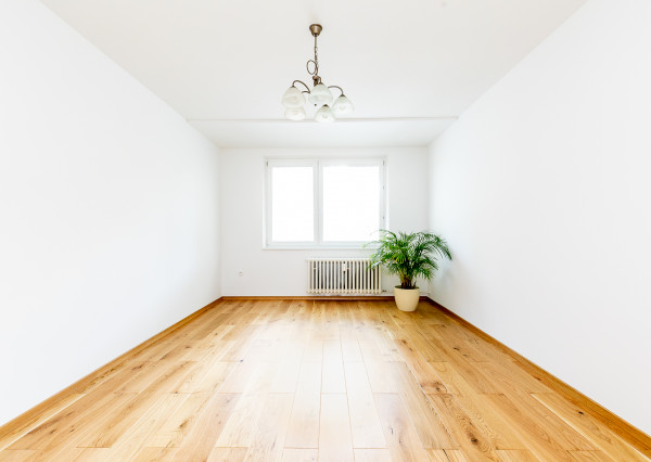 PREDANÉ -VILOVÁ ul.82 m2-3 izb.byt v TOP časti Petržalky.