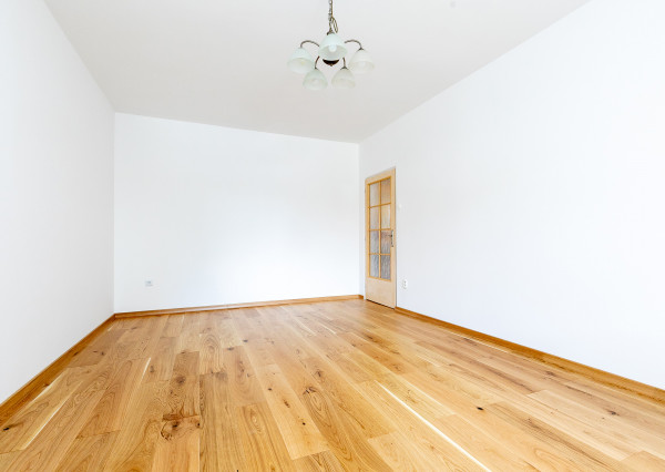 PREDANÉ -VILOVÁ ul.82 m2-3 izb.byt v TOP časti Petržalky.