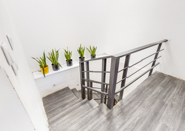 Obchodné priestory so skladmi, nakladaciou rampa, Petržálka