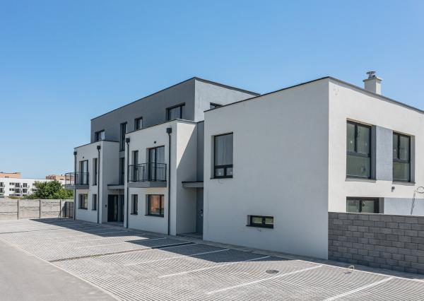 3i Byt v štandarde s kuchyňou so záhradou 63 m2,