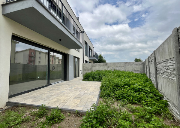 3i Byt v štandarde s kuchyňou so záhradou 63 m2,