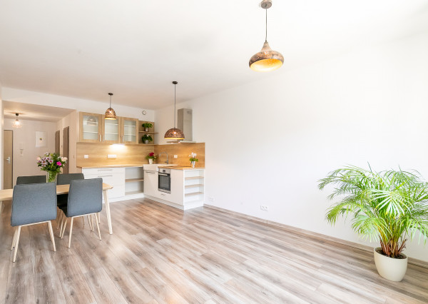 PREDANÉ - NOVOSTAVBA 2 izb. byt 64,4m2- loggia,parking.