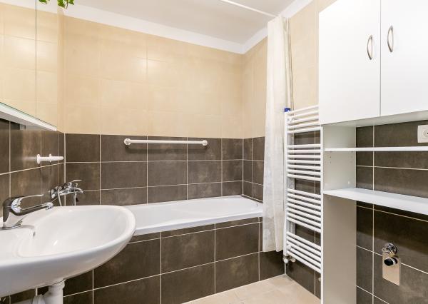 PREDANÉ - NOVOSTAVBA 2 izb. byt 64,4m2- loggia,parking.