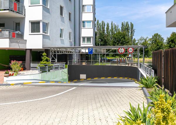 PREDANÉ - NOVOSTAVBA 2 izb. byt 64,4m2- loggia,parking.