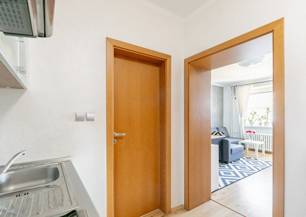 PREDANÉ: Ul.HOLLÉHO-2 izb. byt s klimatizáciou,pivnicou.