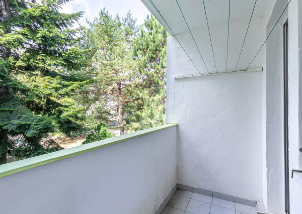 Zariadený, zrekonštruovaný 4 izb.byt 79 m2, balkón, pivnica.