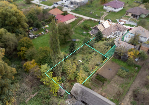 Pozemok na predaj v Alekšinciach s možnosťou rozdelenia na 2