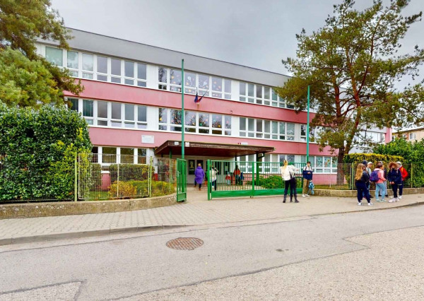 Pozemok na predaj v Alekšinciach s možnosťou rozdelenia na 2