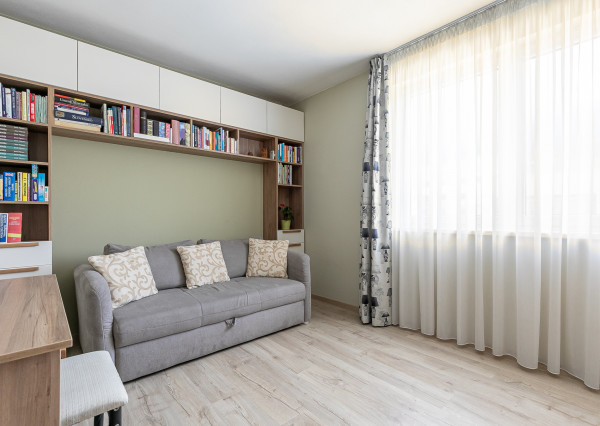 VEĽKORYSÝ 4 izb.byt 92 m2 + terasa,loggia,komora,2x parking.