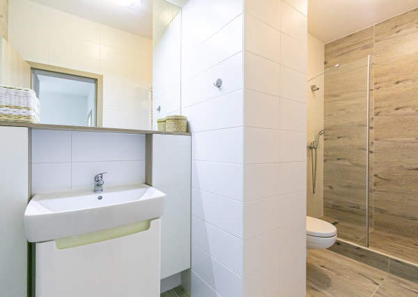 VEĽKORYSÝ 4 izb.byt 92 m2 + terasa,loggia,komora,2x parking.