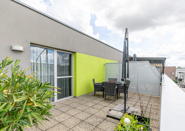 VEĽKORYSÝ 4 izb.byt 92 m2 + terasa,loggia,komora,2x parking.