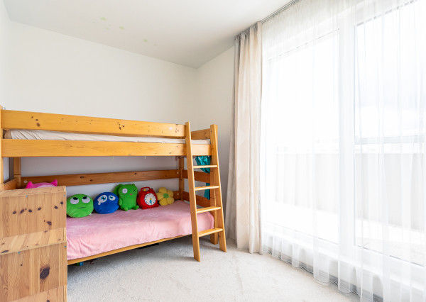 VEĽKORYSÝ 4 izb.byt 92 m2 + terasa,loggia,komora,2x parking.