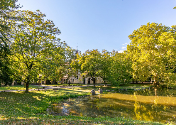 VEĽKORYSÝ 4 izb.byt 92 m2 + terasa,loggia,komora,2x parking.