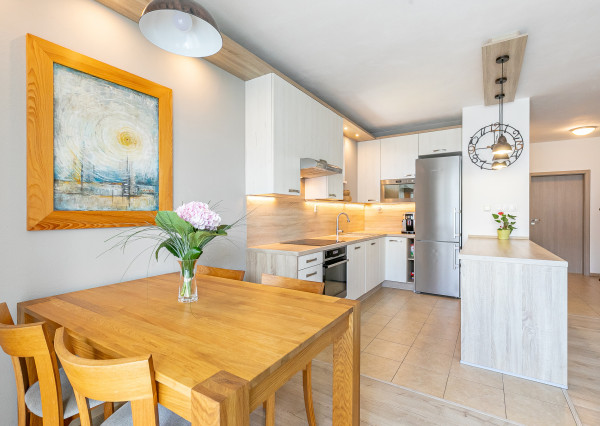 VEĽKORYSÝ 4 izb.byt 92 m2 + terasa,loggia,komora,2x parking.