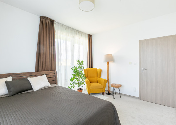 VEĽKORYSÝ 4 izb.byt 92 m2 + terasa,loggia,komora,2x parking.