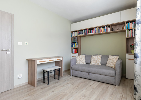 VEĽKORYSÝ 4 izb.byt 92 m2 + terasa,loggia,komora,2x parking.