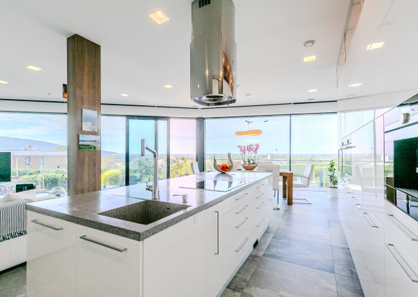 Výnimočná vila ZÁHORSKÉ SADY s bazénom, pozemok 1157 m2.