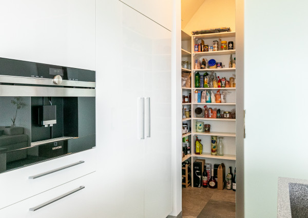 Výnimočná vila ZÁHORSKÉ SADY s bazénom, pozemok 1157 m2.