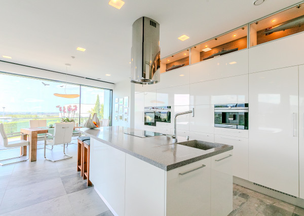 Výnimočná vila ZÁHORSKÉ SADY s bazénom, pozemok 1157 m2.