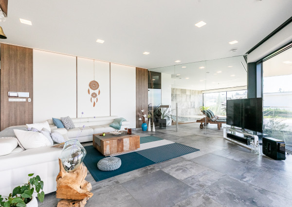 Výnimočná vila ZÁHORSKÉ SADY s bazénom, pozemok 1157 m2.