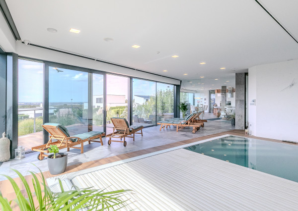 Výnimočná vila ZÁHORSKÉ SADY s bazénom, pozemok 1157 m2.