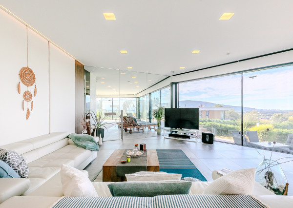 Výnimočná vila ZÁHORSKÉ SADY s bazénom, pozemok 1157 m2.