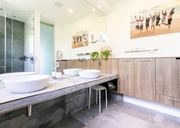 Výnimočná vila ZÁHORSKÉ SADY s bazénom, pozemok 1157 m2.