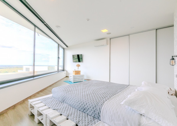 Výnimočná vila ZÁHORSKÉ SADY s bazénom, pozemok 1157 m2.