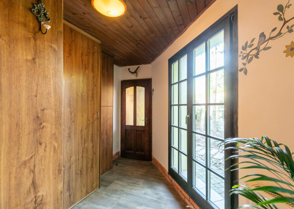 Prenajaté: rod.dom v tesnej BLÍZKOSTI LESA,NÁMESTIA a PÚTNICKÉHO AREÁLU