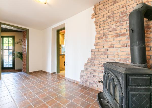 Prenajaté: rod.dom v tesnej BLÍZKOSTI LESA,NÁMESTIA a PÚTNICKÉHO AREÁLU