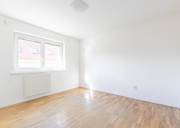 Prenajaté: rod.dom v tesnej BLÍZKOSTI LESA,NÁMESTIA a PÚTNICKÉHO AREÁLU